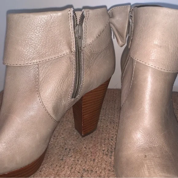 Gianni Bini Tan Leather Ankle Booties Bows - Picture 11 of 14
